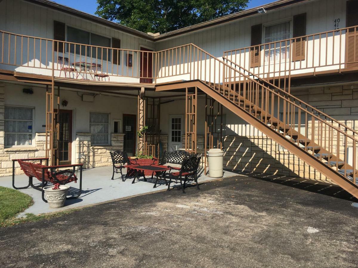 Azure Hills Inn&Suites Fredericksburg Exterior foto